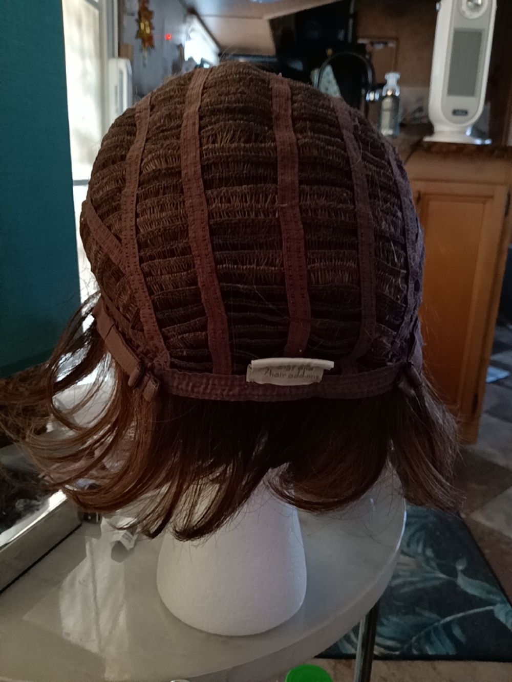 Envy Mystery Women’s Short Layered Wig - Chestnut Brown Pre-owned - Picture 4 of 7